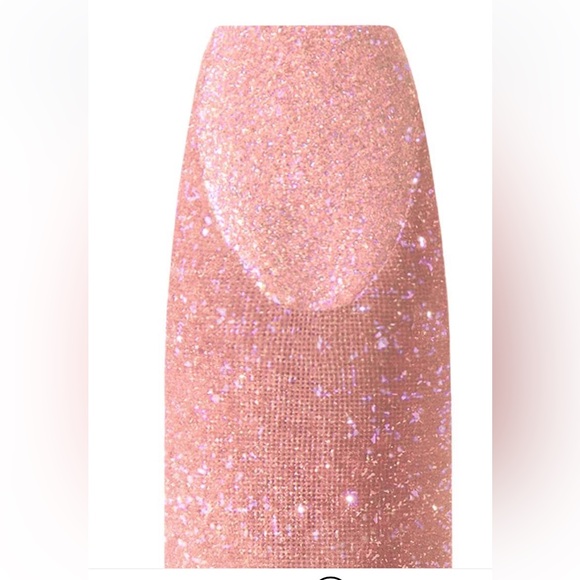 TOM FORD
mini Soleil Sunlit Rose Lip Balm for Shine + Plumping - Picture 4 of 4